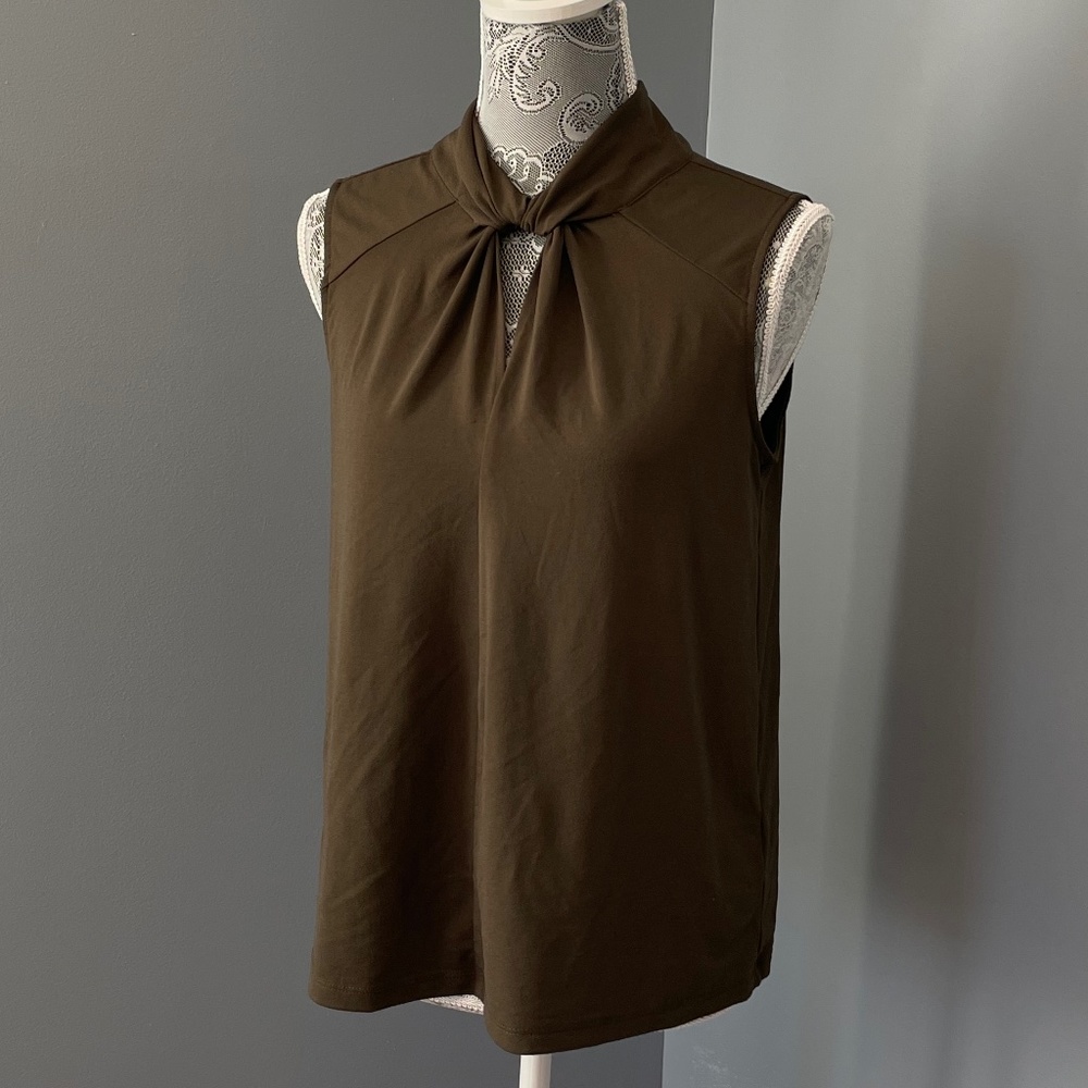Knotted Keyhole Shell in Military Green